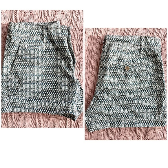 Gap Pattern Flat Front 3” Chinos - Picture 2 of 4